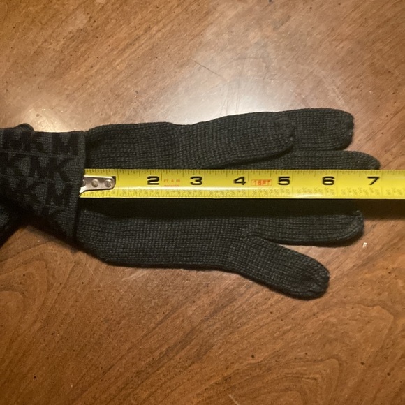 🌸NWT MICHAEL KORS Logo Scarf and Glove Set - OSFM - Picture 10 of 12